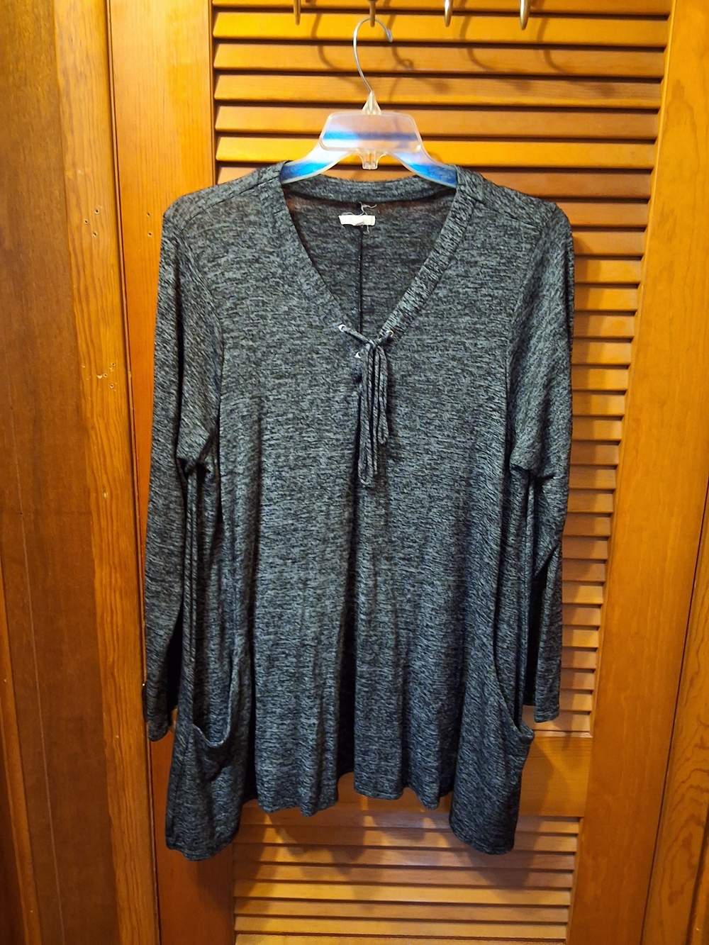 Women’s Maurices Long Sleeve Top W/pockets